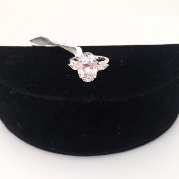 Semi Precious Swarovski Cubic Zirconia Ring (Size 7) - Picture 6 of 11